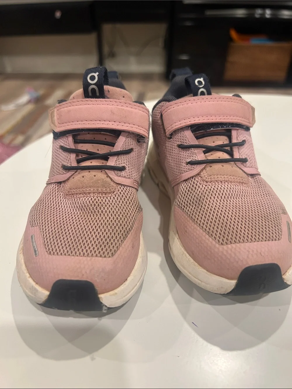On Running Kids Pink Mesh Sneakers with Hook-and-Loop Strap